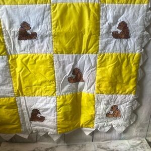 Vintage Handmade Yellow and White Bear Pattern Quilt